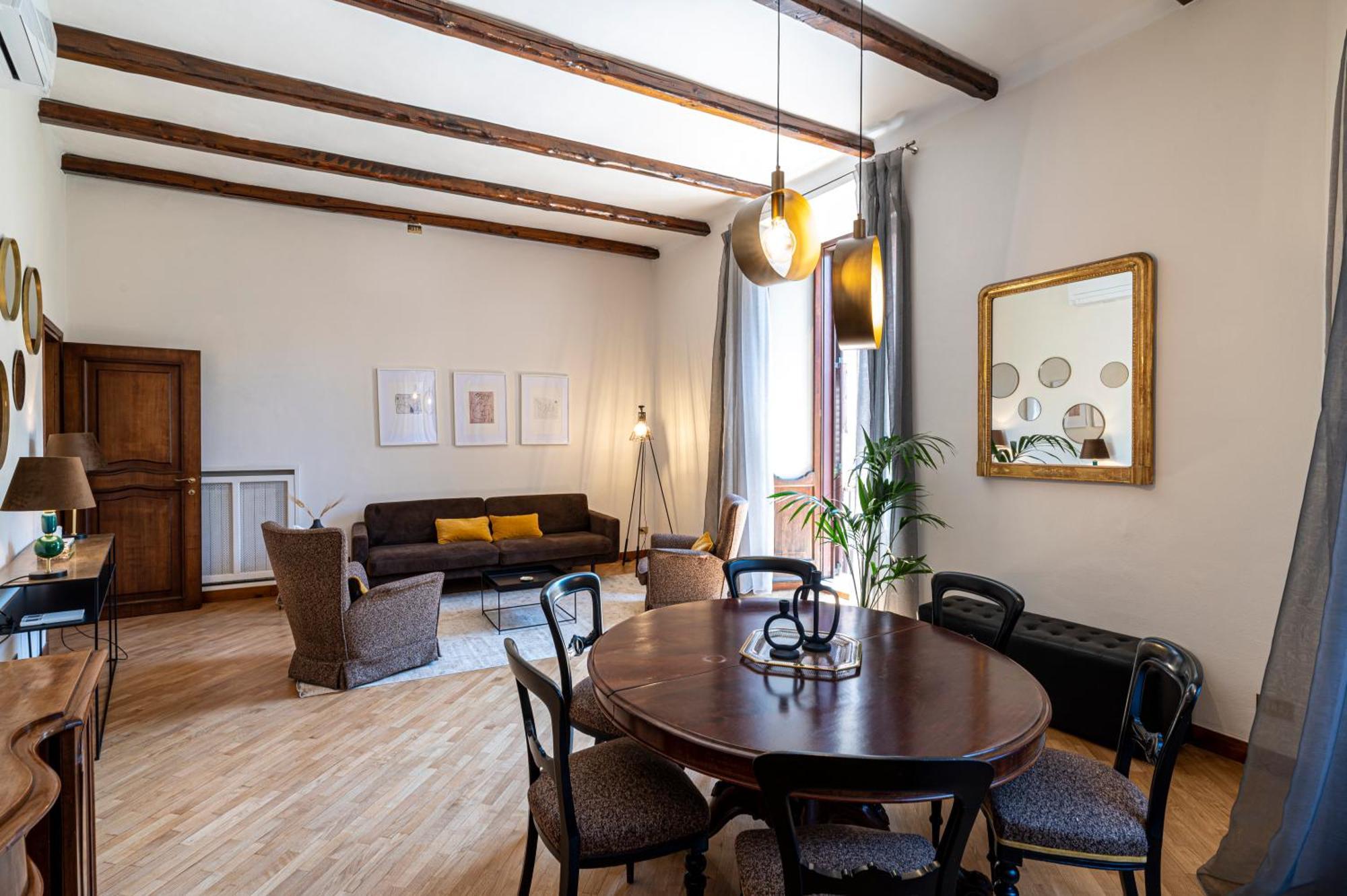 Margana Luxury 3 Bedrooms Amazing Terrace Apartment